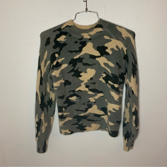 Banana Republic Sweaters - Banana Republic Camo Print Wool Blend Long Sleeve Crewneck Sweater​​​​​